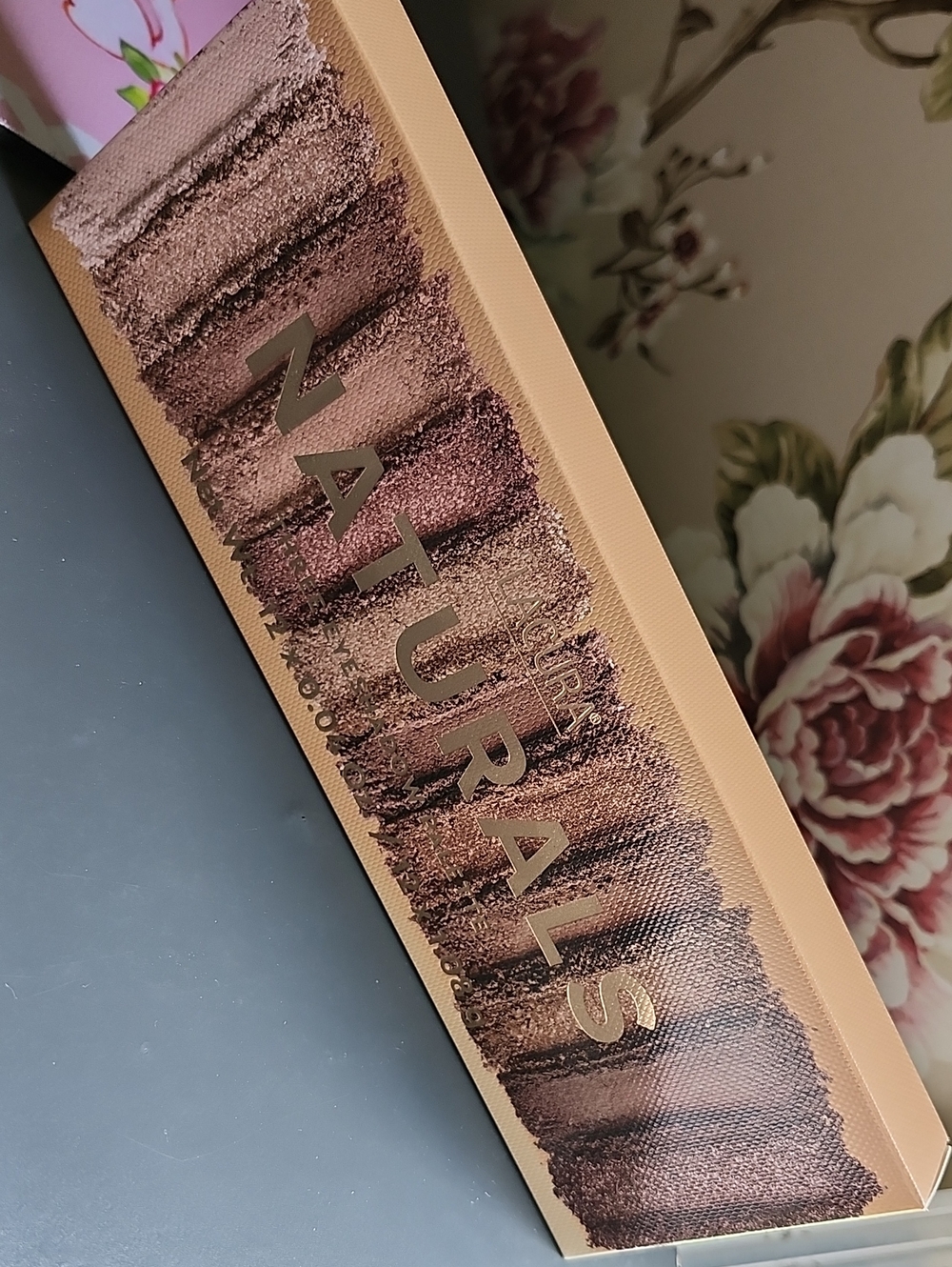 Lacura NATURALS III Eyeshadow Palette - Warm Rose Beige Shades